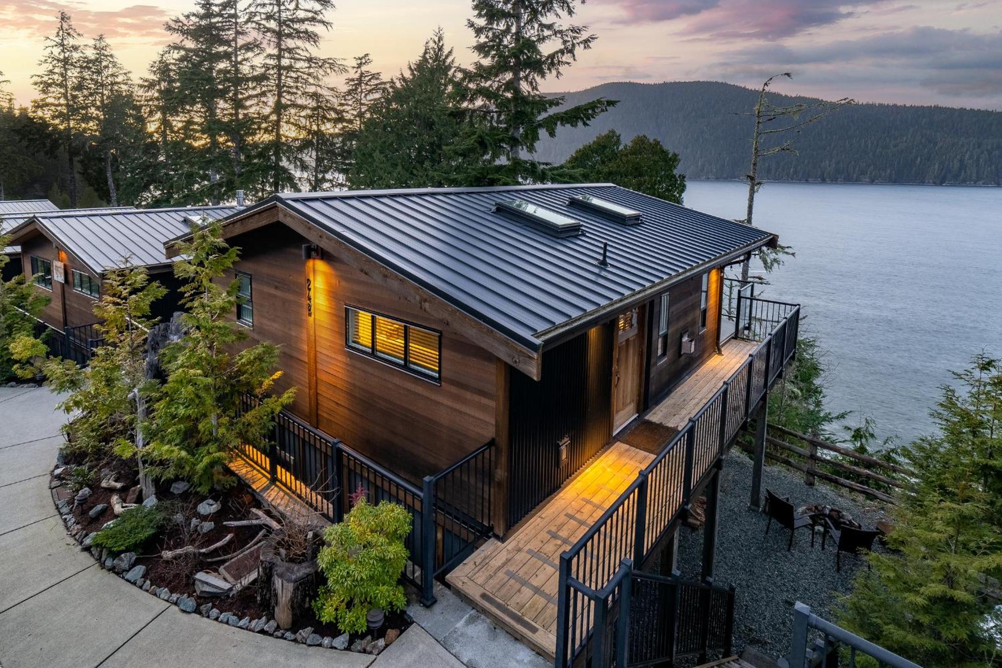 Handsome Dan'S Vacation Cottage Rentals Port Renfrew Exterior foto
